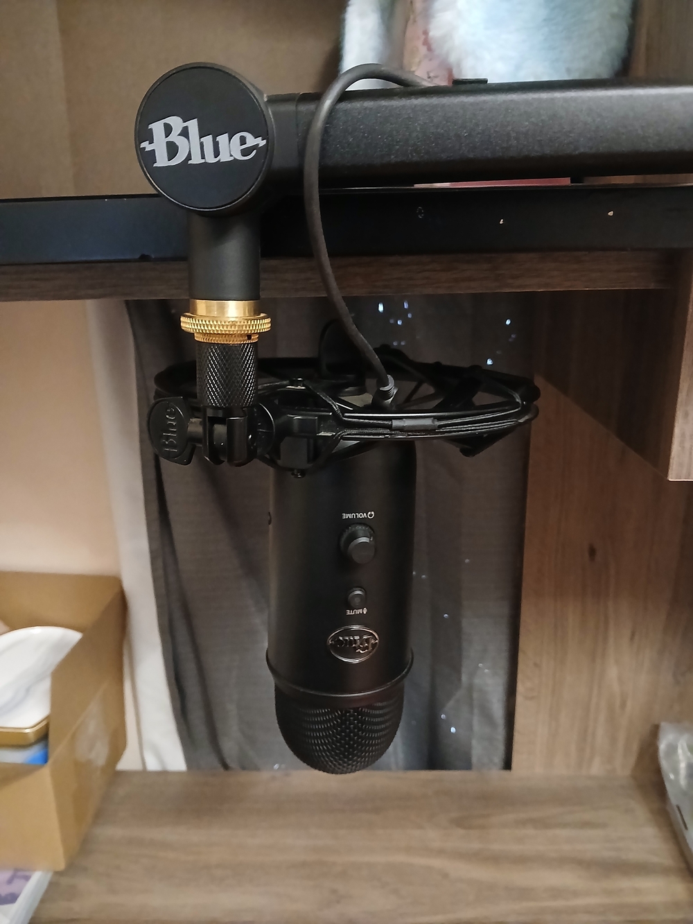 Blue Microphone Yeticaster Streaming